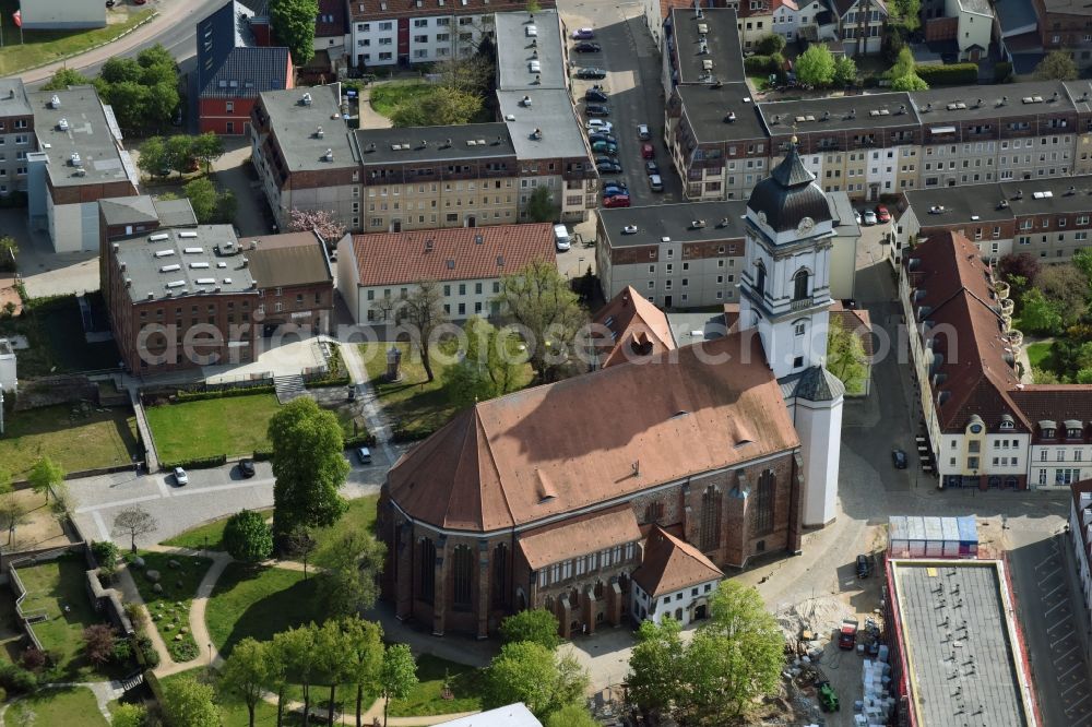 Fürstenwalde/Spree from the bird's eye view: Church building of the cathedral of Dom St. Marien in Fuerstenwalde/Spree in the state Brandenburg