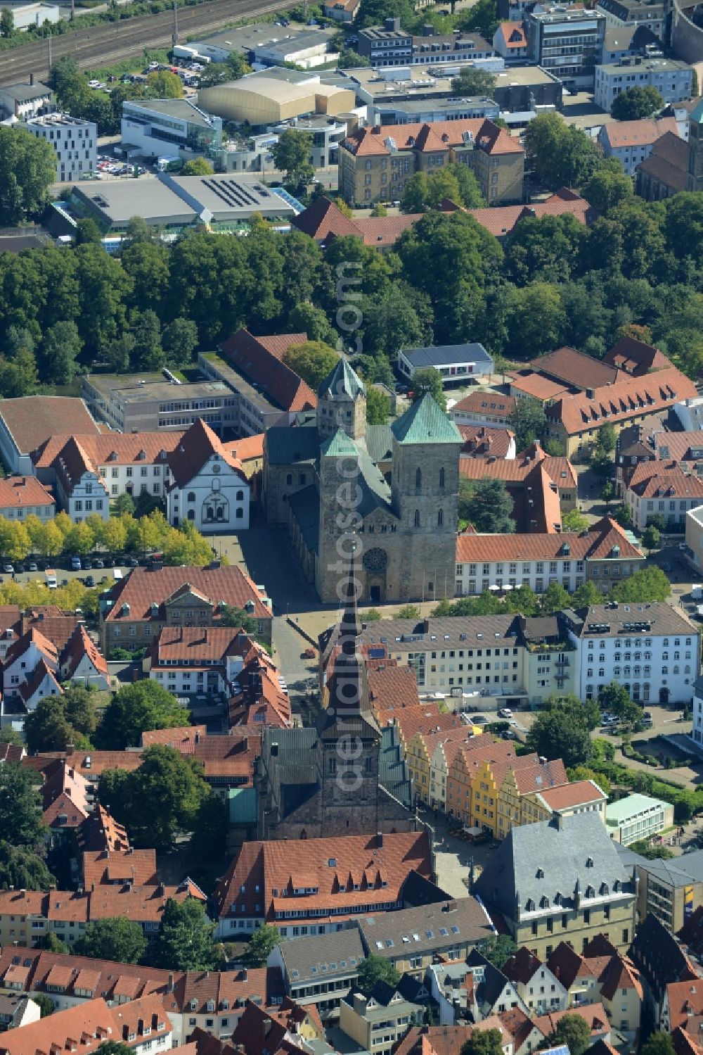 Aerial photograph Osnabrück - Church building of the cathedral of St.Peter in Osnabrueck in the state of Lower Saxony. Marienkirche church is located in front of the cathedral