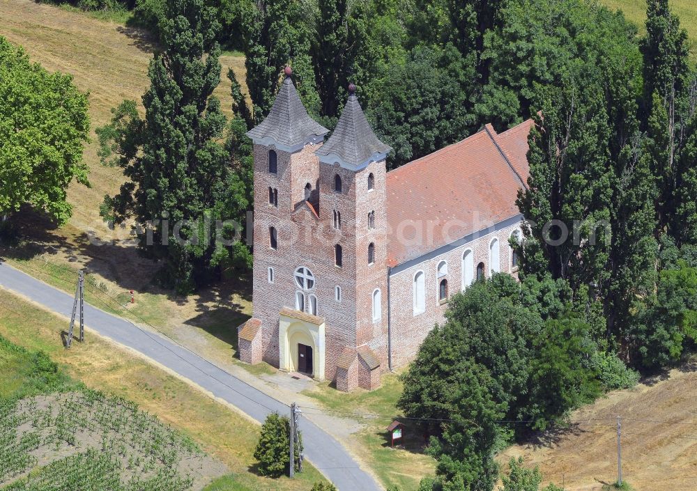 Aerial photograph Arpas - Church building on Dombifoeld A?t in Arpas in Gyoer-Moson-Sopron, Hungary