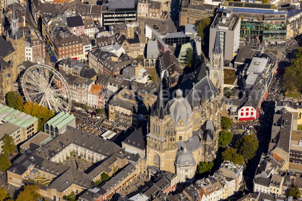 Aachen from above - Church building of the cathedral Aachener Dom in the old town in the district Mitte in Aachen in the state North Rhine-Westphalia, Germany