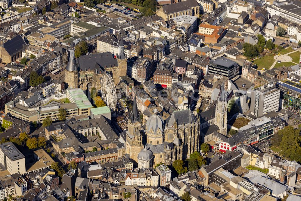 Aerial image Aachen - Church building of the cathedral Aachener Dom in the old town in the district Mitte in Aachen in the state North Rhine-Westphalia, Germany