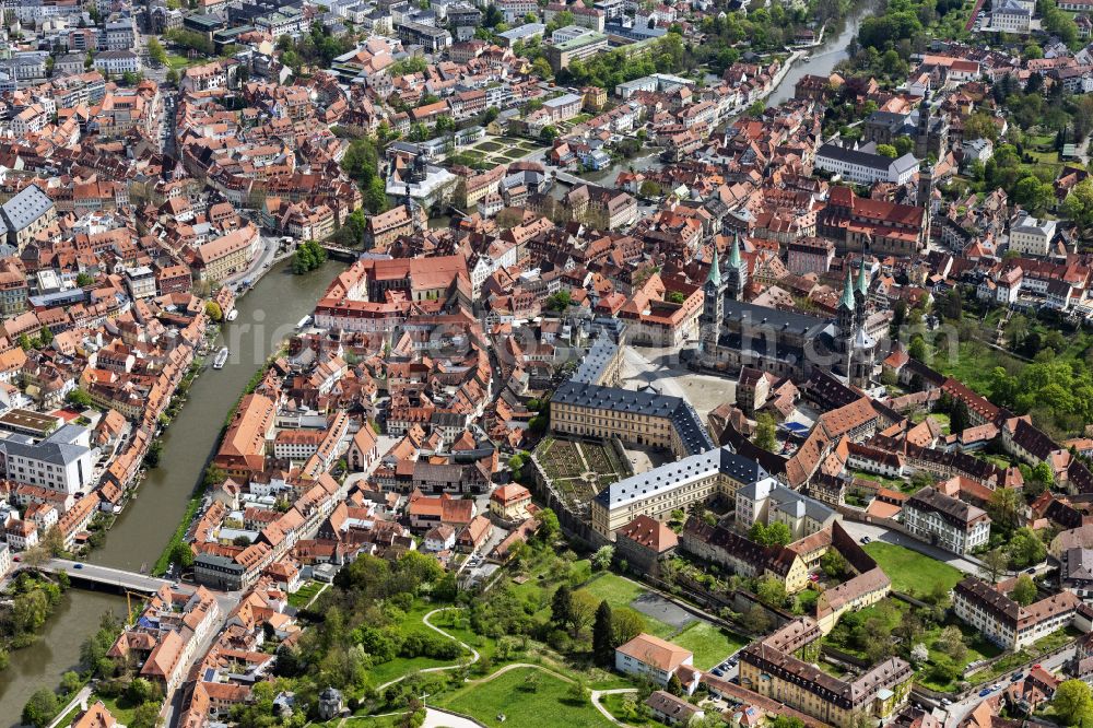 Aerial photograph Bamberg - Church building of the cathedral Bamberger Dom in the old town in Bamberg in the state Bavaria, Germany