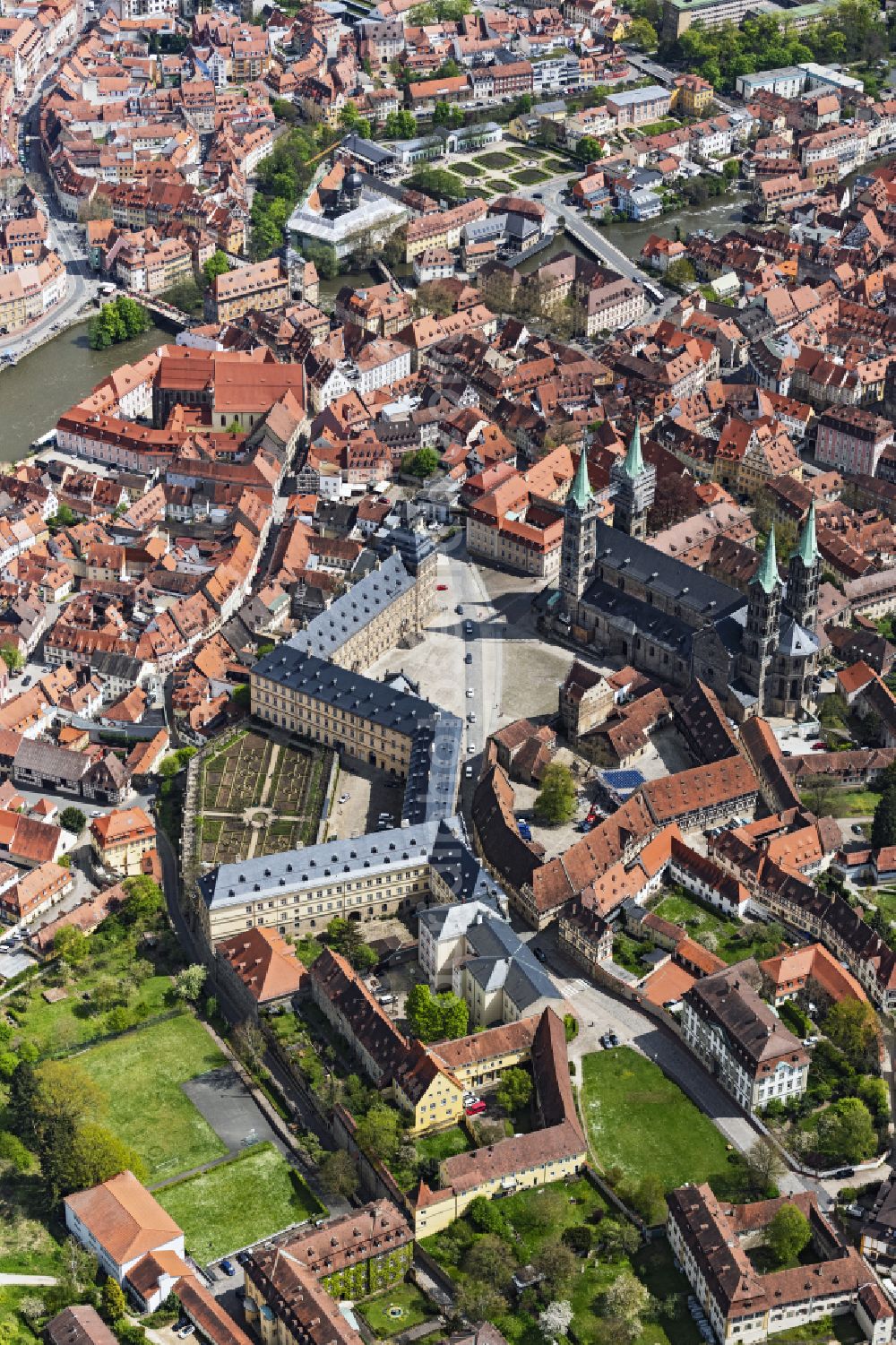 Bamberg from the bird's eye view: Church building of the cathedral Bamberger Dom on Domplatz in the old town in Bamberg in the state Bavaria, Germany