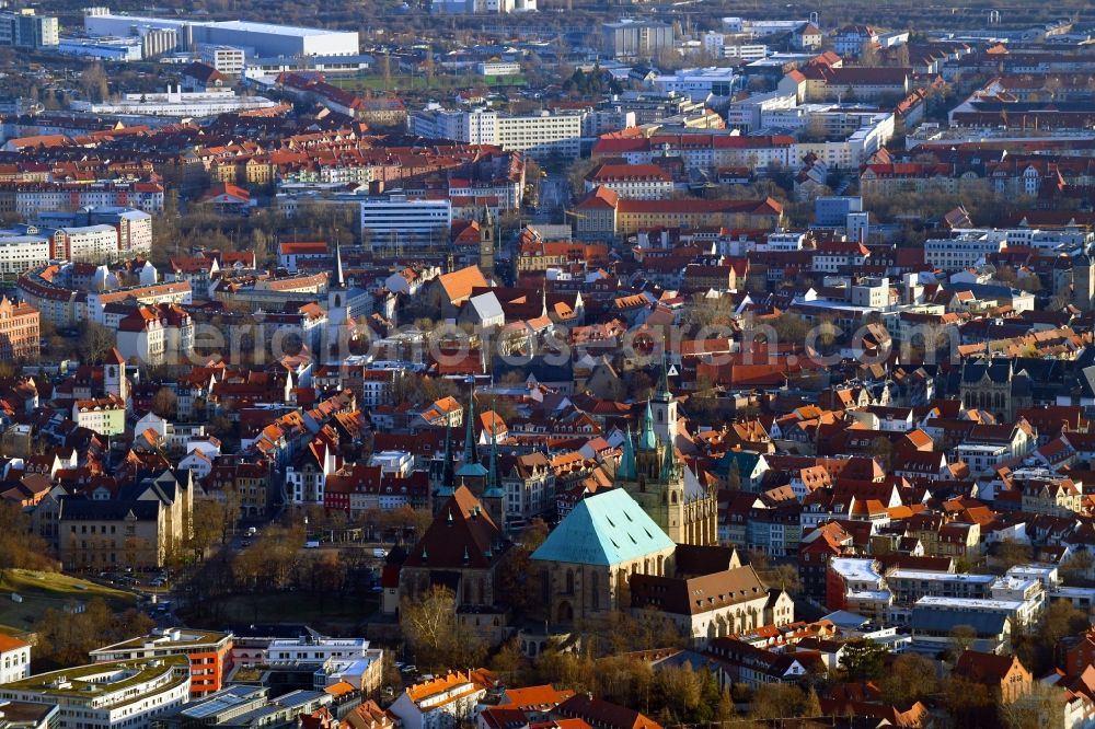 Aerial photograph Erfurt - Church building of the cathedral in the old town in Erfurt in the state Thuringia, Germany