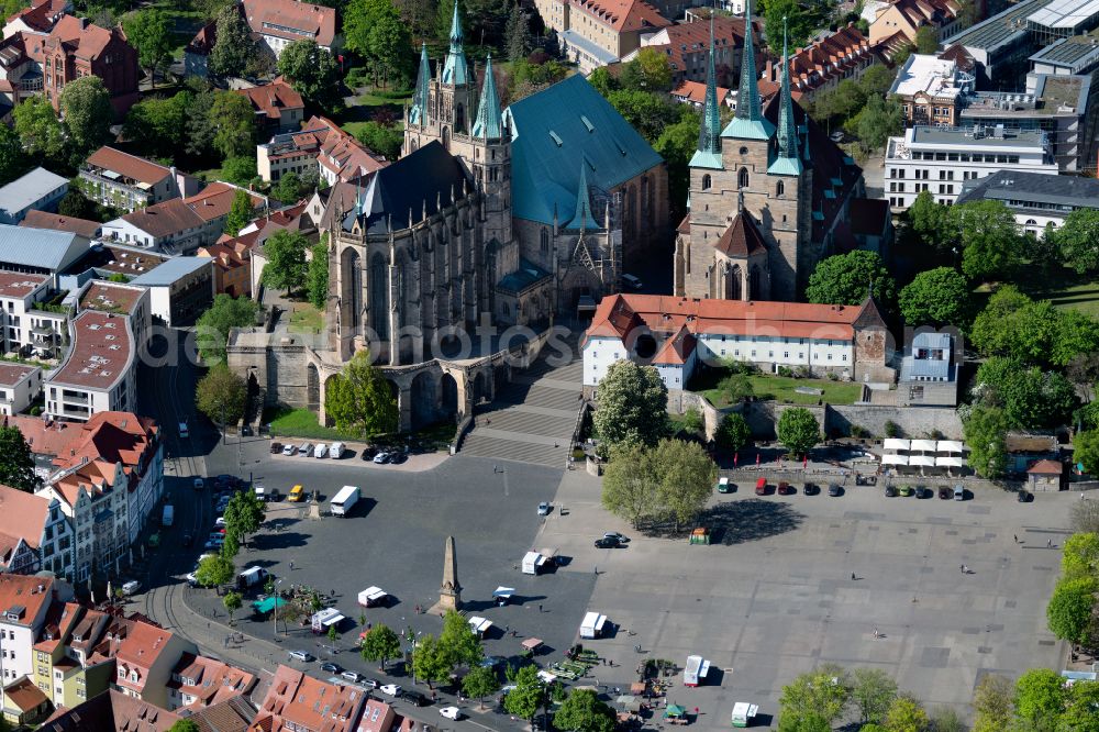 Aerial image Erfurt - Church building of the cathedral on plave Domplatz in the old town in the district Altstadt in Erfurt in the state Thuringia, Germany