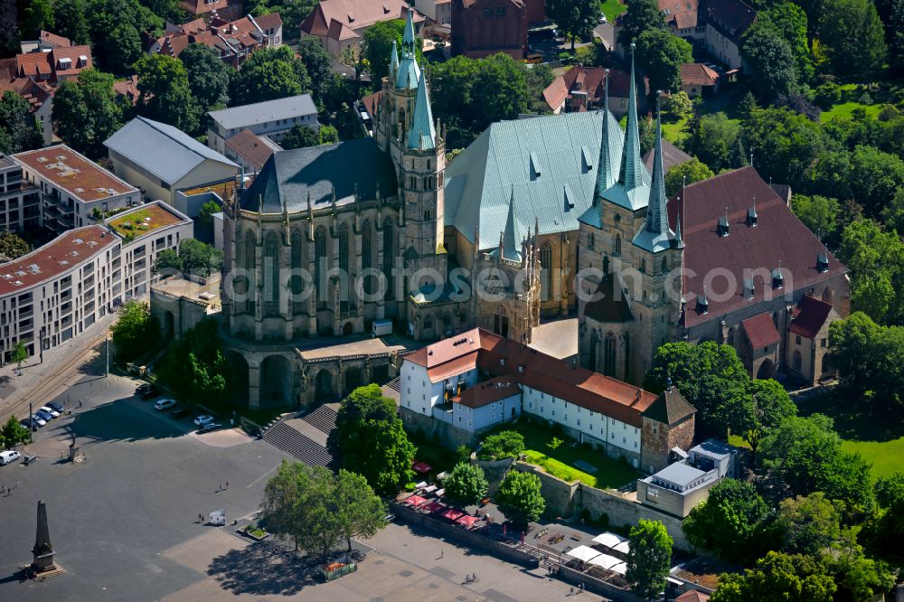 Aerial photograph Erfurt - Church building of the cathedral on plave Domplatz in the old town in the district Altstadt in Erfurt in the state Thuringia, Germany