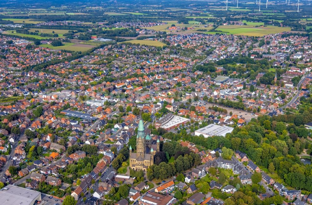 Rheine from the bird's eye view: Church building of the cathedral St. Antonius- Basilika in the old town in Rheine in the state North Rhine-Westphalia, Germany