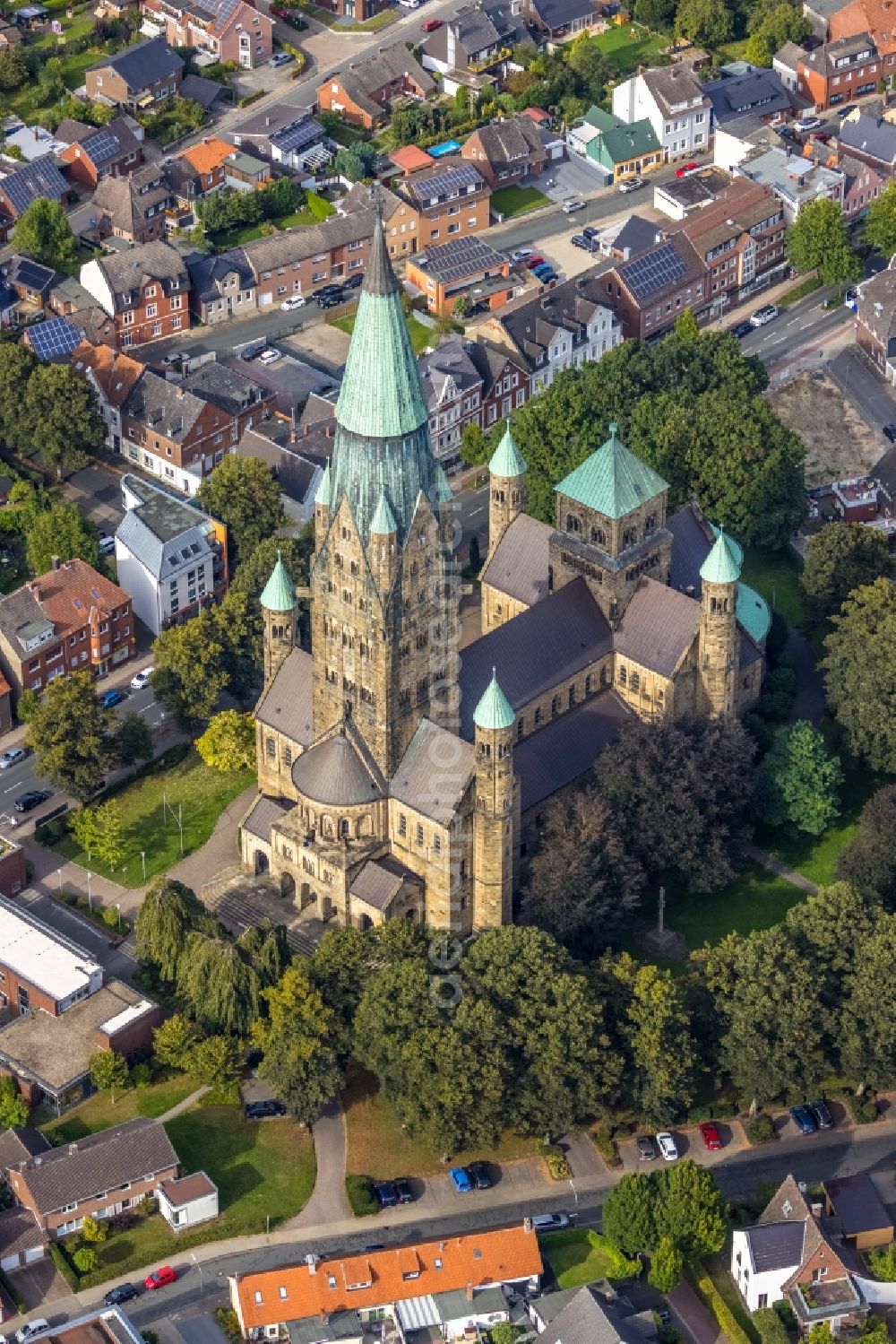 Rheine from the bird's eye view: Church building of the cathedral St. Antonius- Basilika in the old town in Rheine in the state North Rhine-Westphalia, Germany