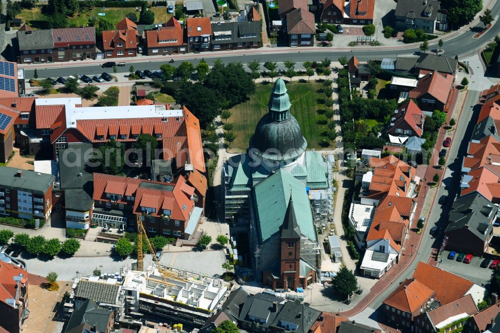 Aerial photograph Haren (Ems) - Church building of the cathedral in the old town in Haren (Ems) in the state Lower Saxony, Germany