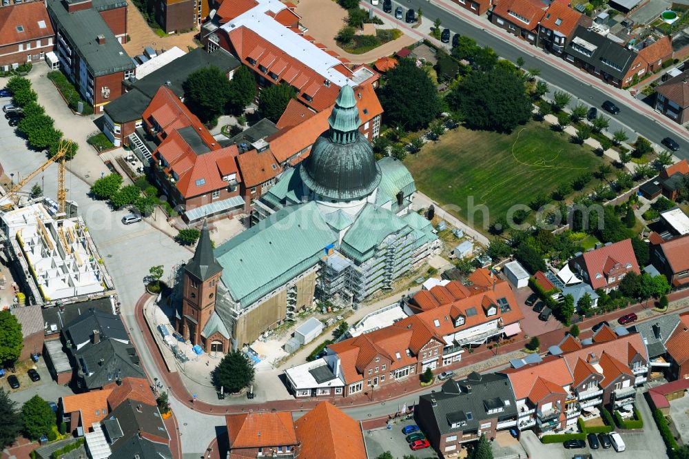 Haren (Ems) from the bird's eye view: Church building of the cathedral in the old town in Haren (Ems) in the state Lower Saxony, Germany