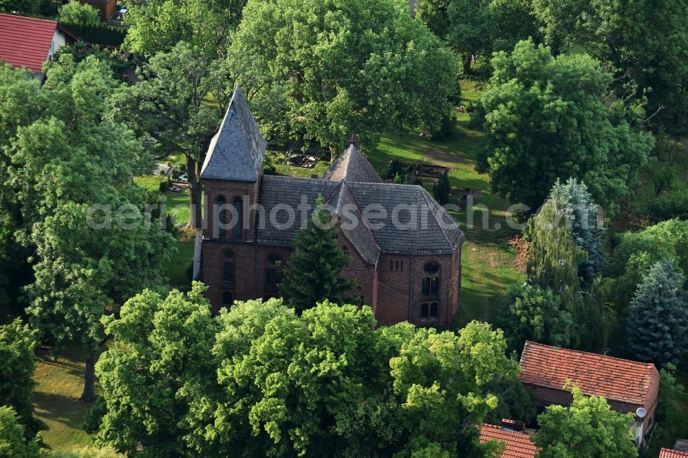 Aerial image Kremmen - Church building Dorfkirche Gross Ziethen (Oberhavel) Alte Dorfstrasse in Kremmen in the state Brandenburg