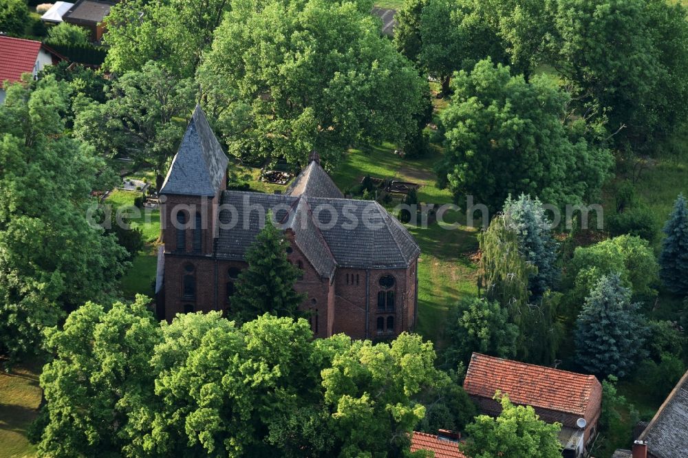 Aerial photograph Kremmen - Church building Dorfkirche Gross Ziethen (Oberhavel) Alte Dorfstrasse in Kremmen in the state Brandenburg