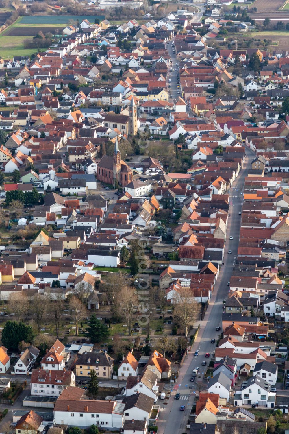 Dannstadt-Schauernheim from the bird's eye view: Church building of von St. Michael in the village of on street Hauptstrasse in Dannstadt-Schauernheim in the state Rhineland-Palatinate, Germany