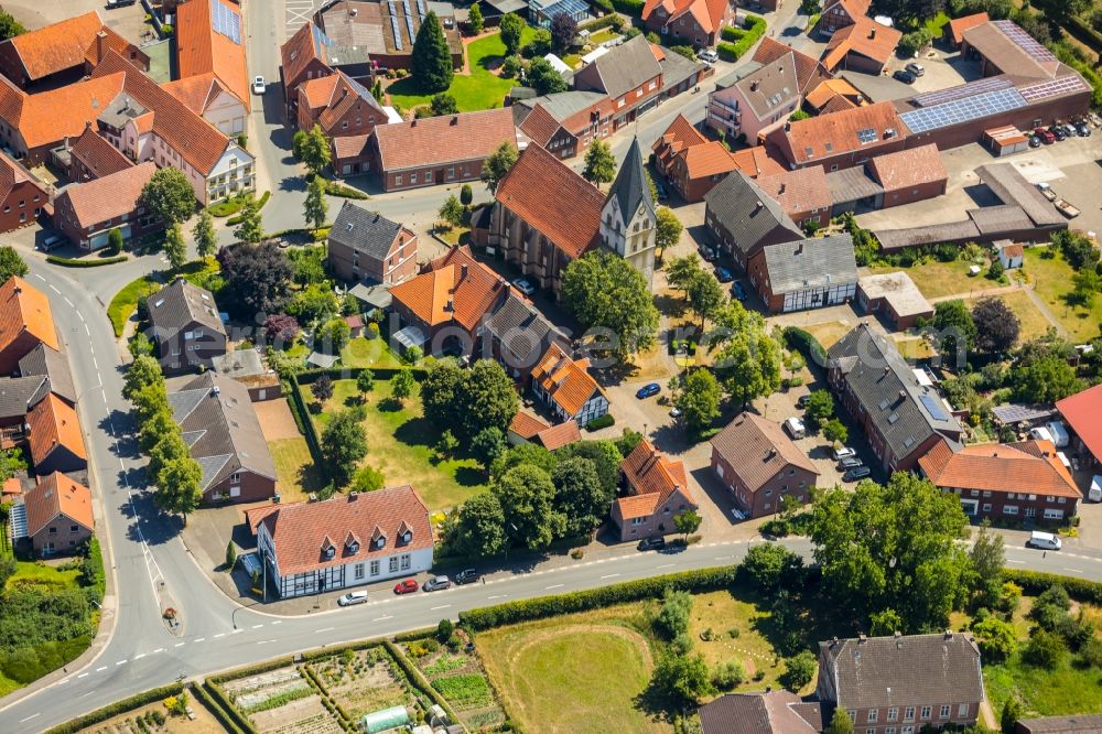 Hoetmar from the bird's eye view: Church building in the village of in Hoetmar in the state North Rhine-Westphalia, Germany