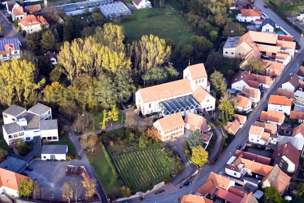 Aerial image Hördt - Church building in the village of in Hoerdt in the state Rhineland-Palatinate