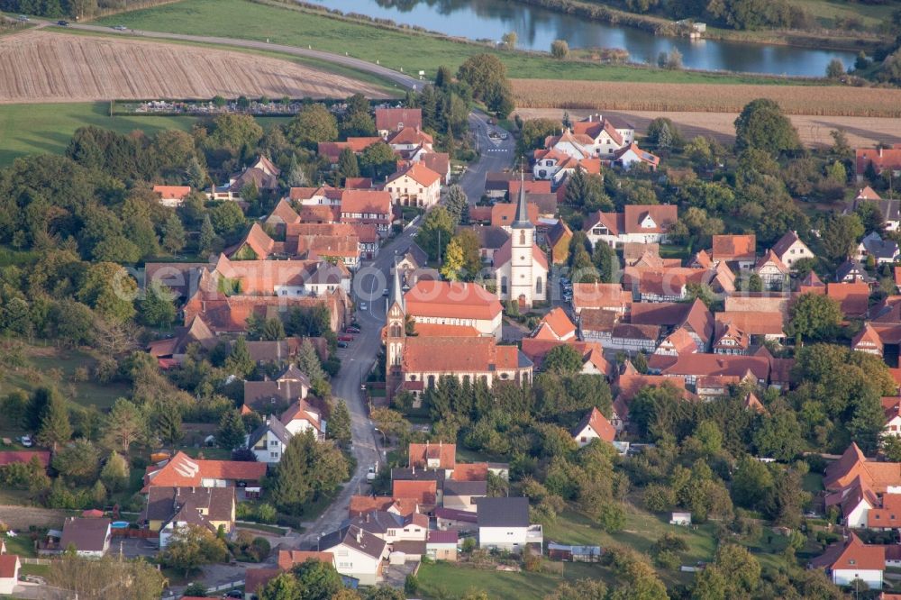 Aerial photograph Kutzenhausen - Church building in the village of in Kutzenhausen in Grand Est, France