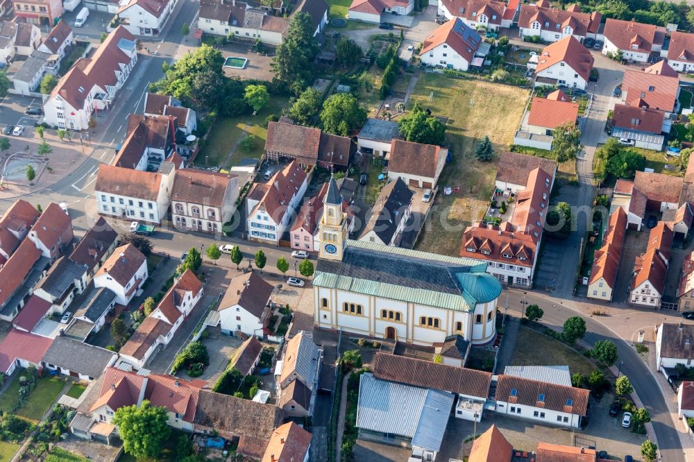 Aerial photograph Lingenfeld - Church building in the village of in Lingenfeld in the state Rhineland-Palatinate, Germany