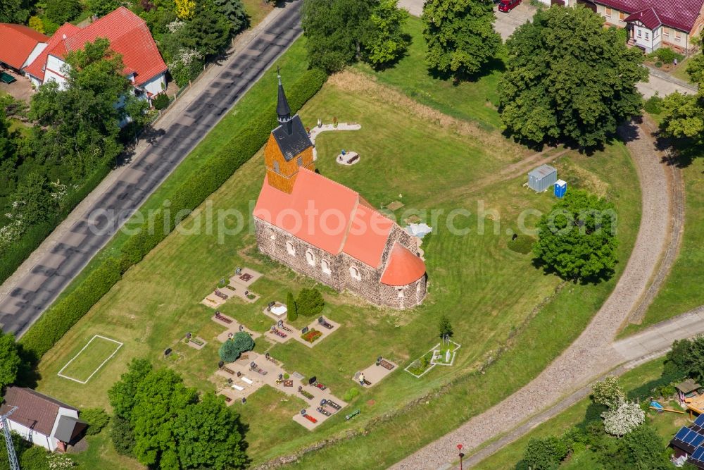 Aerial image Niemegk - Church building in the village of in the district Hohenwerbig in Niemegk in the state Brandenburg, Germany