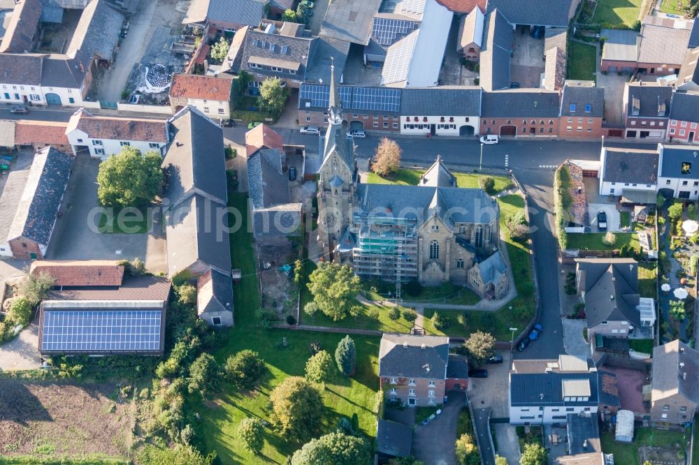 Titz from the bird's eye view: Church building in the village of in the district Muentz in Titz in the state North Rhine-Westphalia, Germany