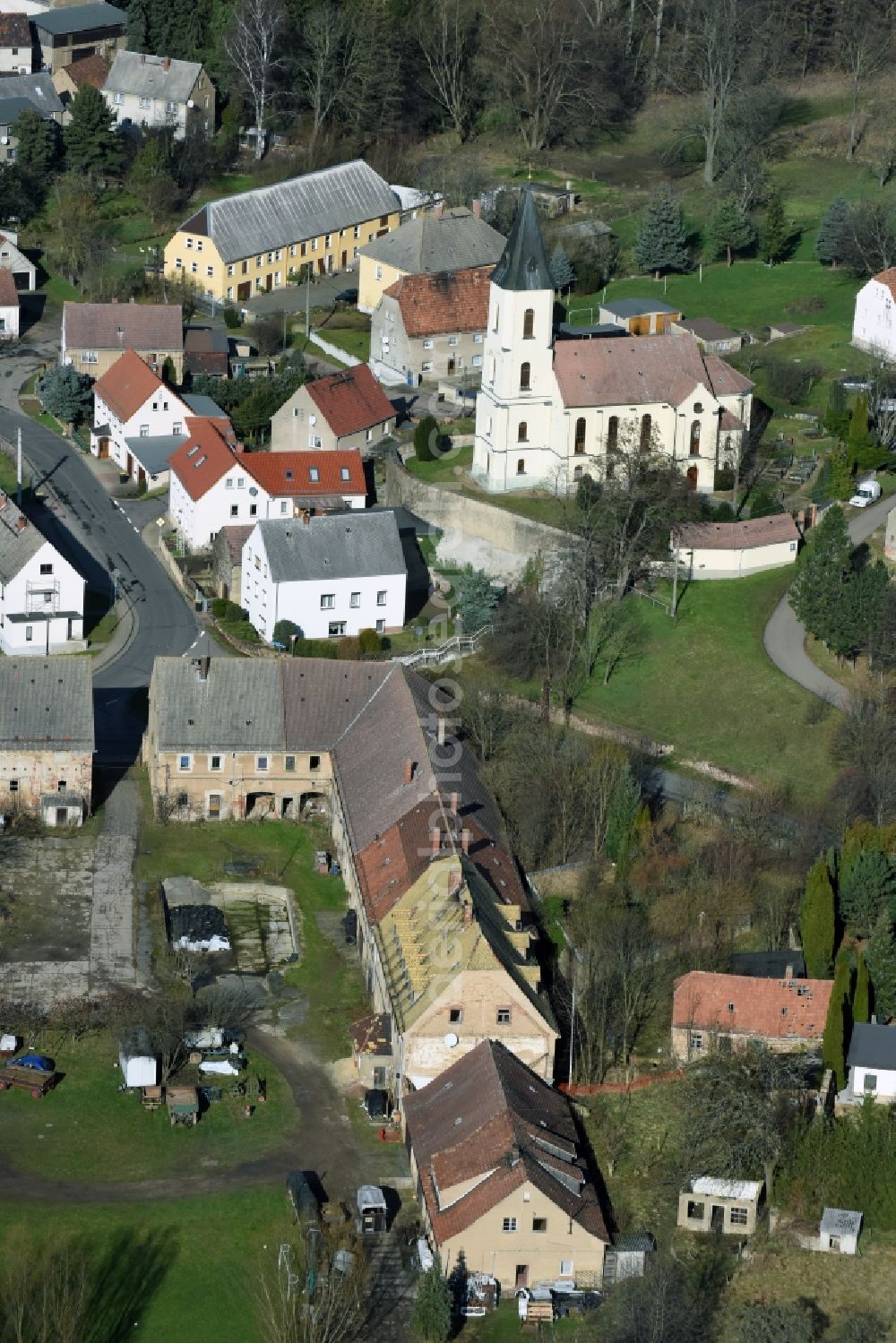 Aerial photograph Zschochau - Church building in the village of in Zschochau in the state Saxony