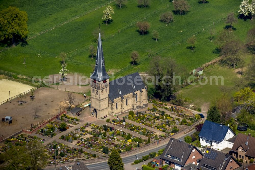 Aerial photograph Duisburg, Baerl - Church building in Duisburg, Baerl in the state North Rhine-Westphalia