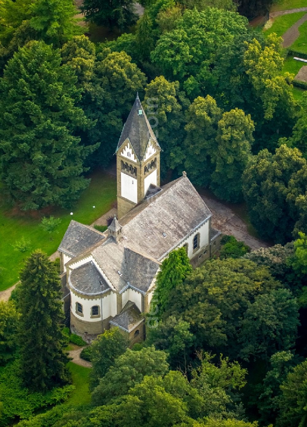 Warstein from the bird's eye view: Church building St. Elisabeth- Kirche in Warstein in the state North Rhine-Westphalia