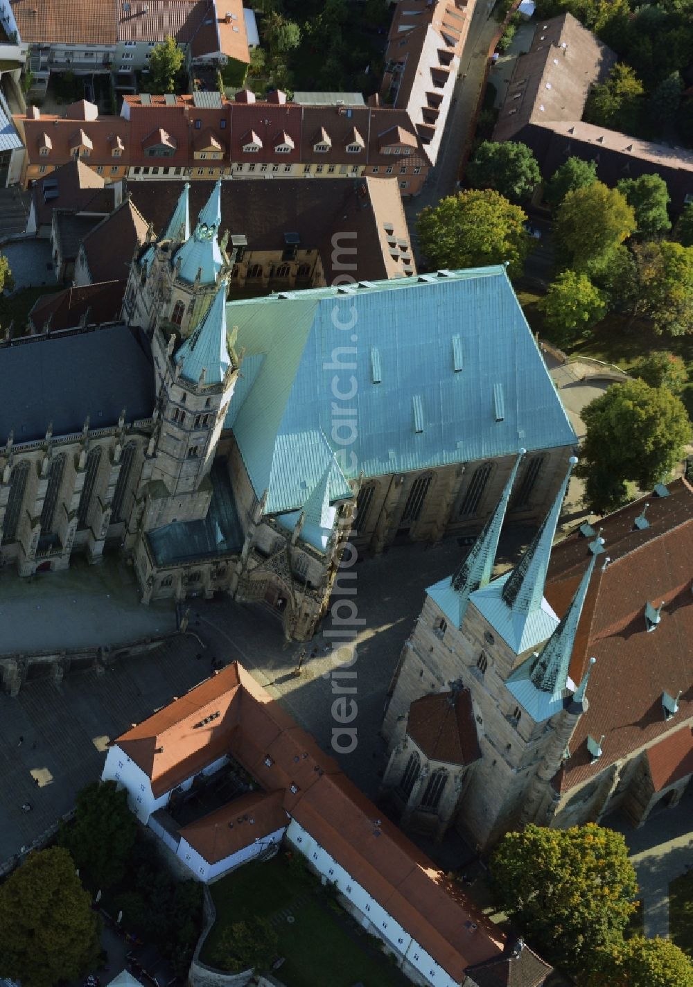 Aerial image Erfurt - Church building of the cathedral of Erfurt in the state Thuringia