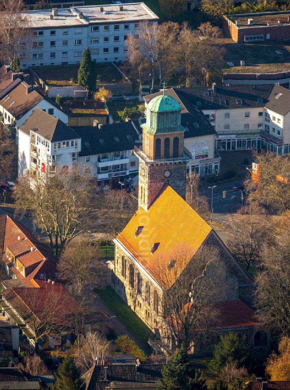 Aerial image Bochum - Church building of the Christ-Church Hiltrop in Bochum in the state of North Rhine-Westphalia