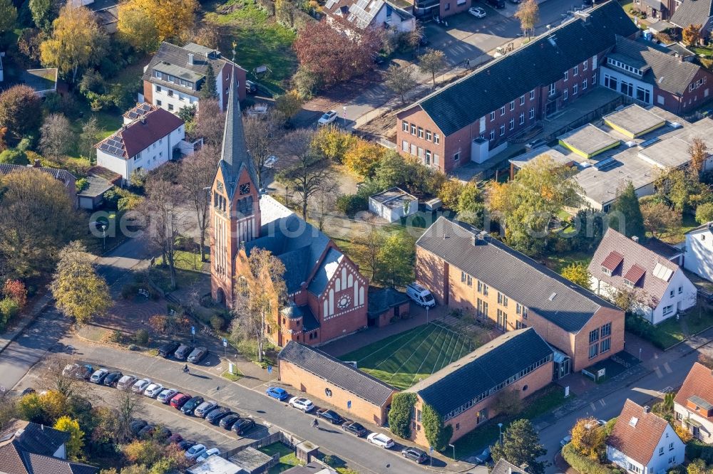 Aerial photograph Haltern am See - Church building of Erloeserkirche on Hennewiger Weg in Haltern am See in the state North Rhine-Westphalia, Germany