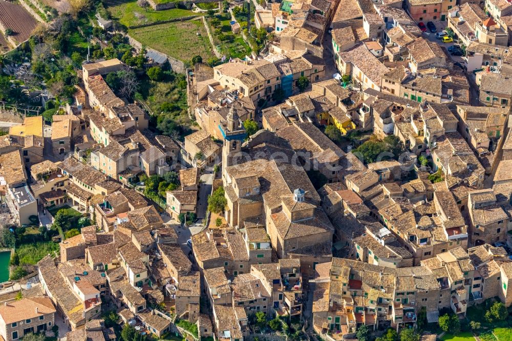 Aerial photograph Valldemosa - Church building Esglesia de Sant Bartomeu in Valldemosa in Islas Baleares, Spain