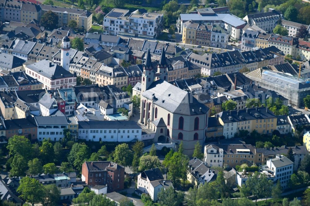 Aerial image Hof - Church building of the Protestant Lutheran Church of St. Michaelis in Hof in Bavaria, Germany