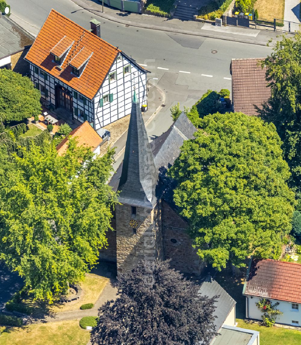 Aerial photograph Dortmund - Church building protestant Kirche Bodelschwingh (Schlosskirche) on street Parkstrasse in Dortmund at Ruhrgebiet in the state North Rhine-Westphalia, Germany