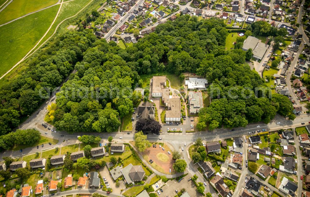 Hamm from the bird's eye view: Church building Evangelische Kreuzkirche on Hammer Strasse in Hamm in the state North Rhine-Westphalia, Germany