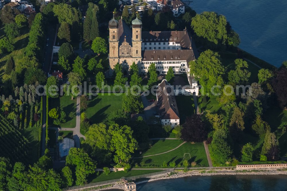 Aerial photograph Friedrichshafen - Church building of Evangelische Schlosskirchengemeinde Friedrichshafen in Friedrichshafen in the state Baden-Wuerttemberg, Germany