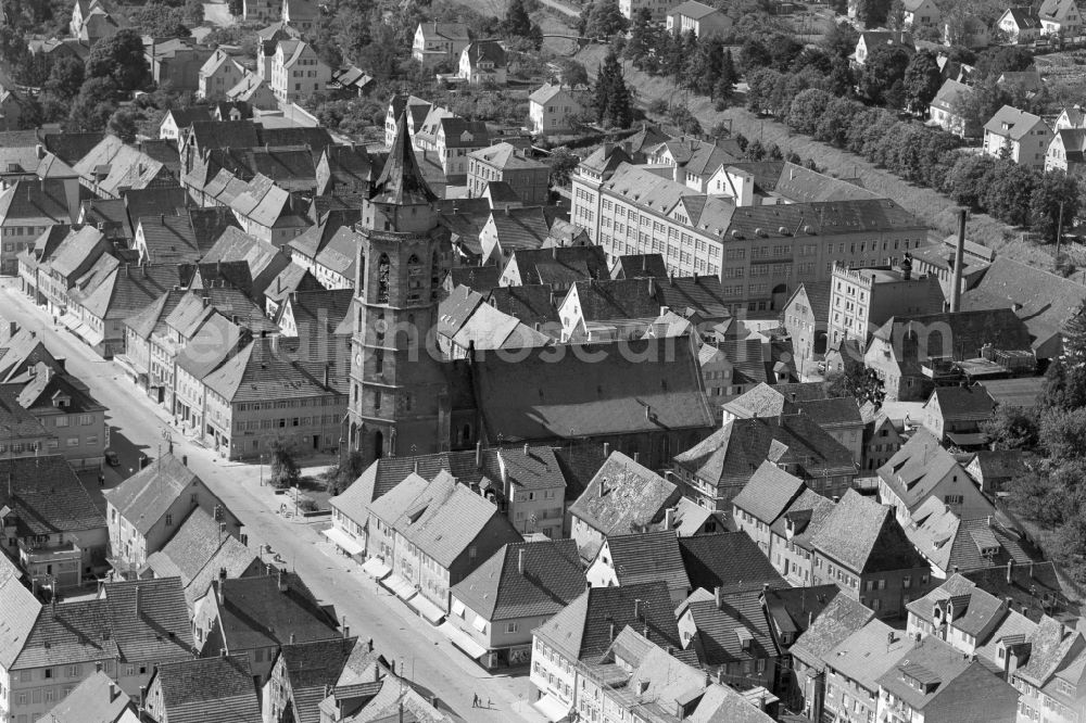 Aerial photograph Balingen - Church building in protestant Stadtkirche Old Town- center of downtown on street Am Spitaltoerle in Balingen Zollernalbkreis in the state Baden-Wuerttemberg, Germany