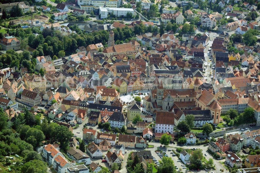 Aerial image Ellwangen (Jagst) - Church building in Evangelische Stadtkirche and Basilika St. Vitus on Marktplatz Old Town- center of downtown in Ellwangen (Jagst) in the state Baden-Wuerttemberg