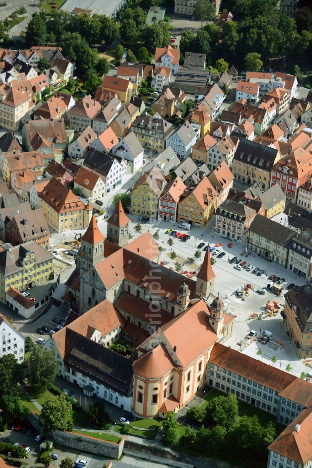 Aerial image Ellwangen (Jagst) - Church building in Evangelische Stadtkirche and Basilika St. Vitus on Marktplatz Old Town- center of downtown in Ellwangen (Jagst) in the state Baden-Wuerttemberg