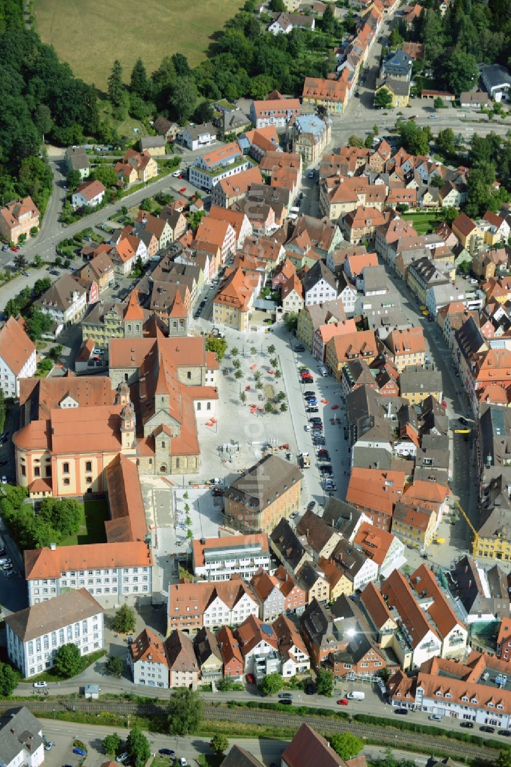 Aerial image Ellwangen (Jagst) - Church building in Evangelische Stadtkirche and Basilika St. Vitus on Marktplatz Old Town- center of downtown in Ellwangen (Jagst) in the state Baden-Wuerttemberg