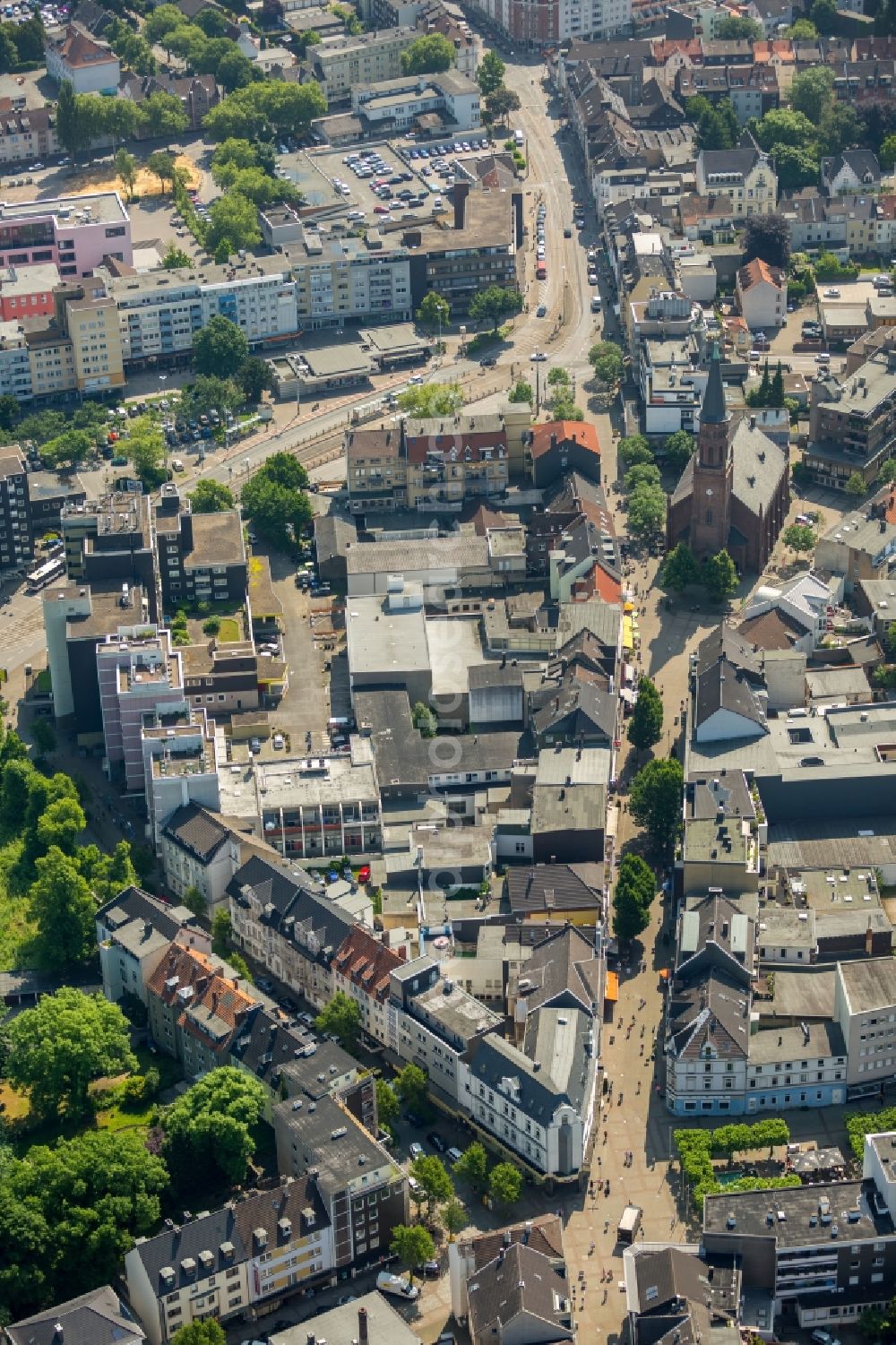 Aerial image Bochum - Church building protestantn Friedenskirche in the district Wattenscheid in Bochum in the state North Rhine-Westphalia, Germany