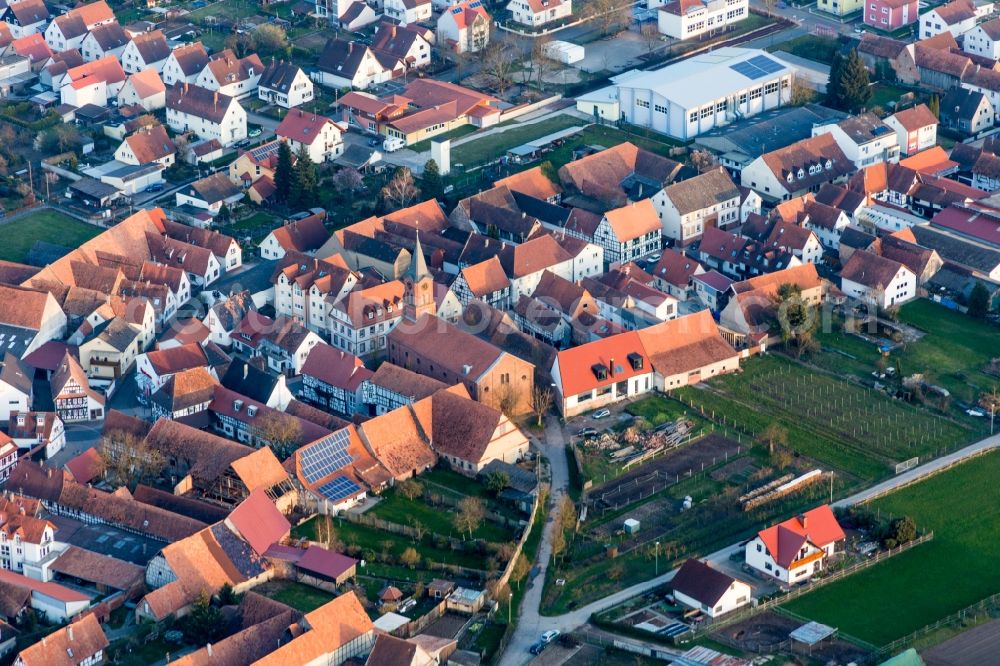 Steinweiler from the bird's eye view: Evangelic Church building in the village of in Steinweiler in the state Rhineland-Palatinate, Germany