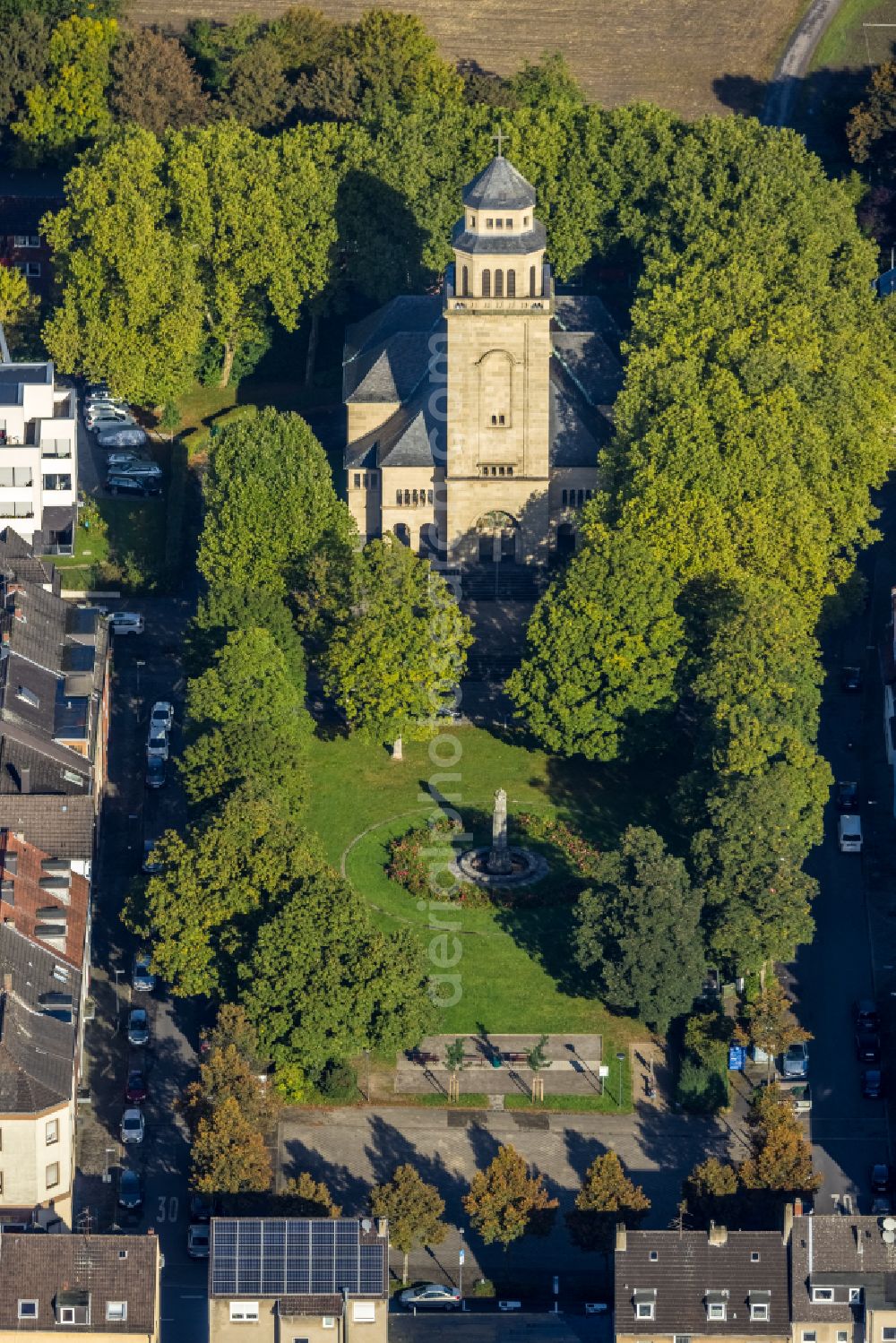 Gelsenkirchen from above - Church building Evangelischen Pauluskirche Am Markt in Gelsenkirchen in the state North Rhine-Westphalia, Germany