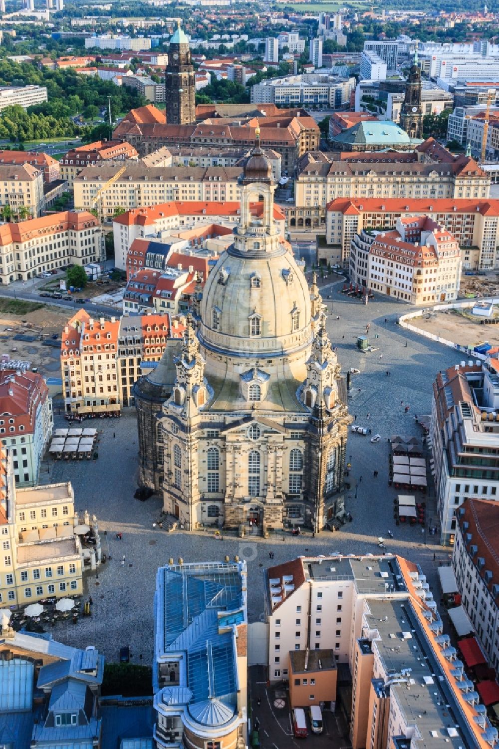 Dresden from the bird's eye view: Church building in Frauenkirche Dresden on Neumarkt Old Town- center of downtown in the district Altstadt in Dresden in the state Saxony, Germany