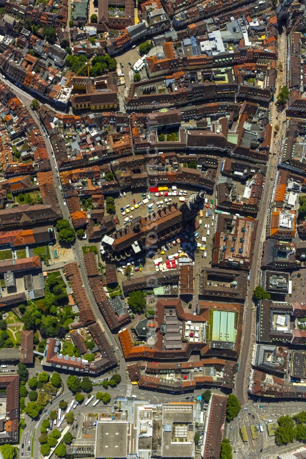 Aerial image Freiburg im Breisgau - Church building of the Freiburg Muenster Cathedral Square in the old town of Freiburg in Baden-Wuerttemberg. freiburgermuenster.info