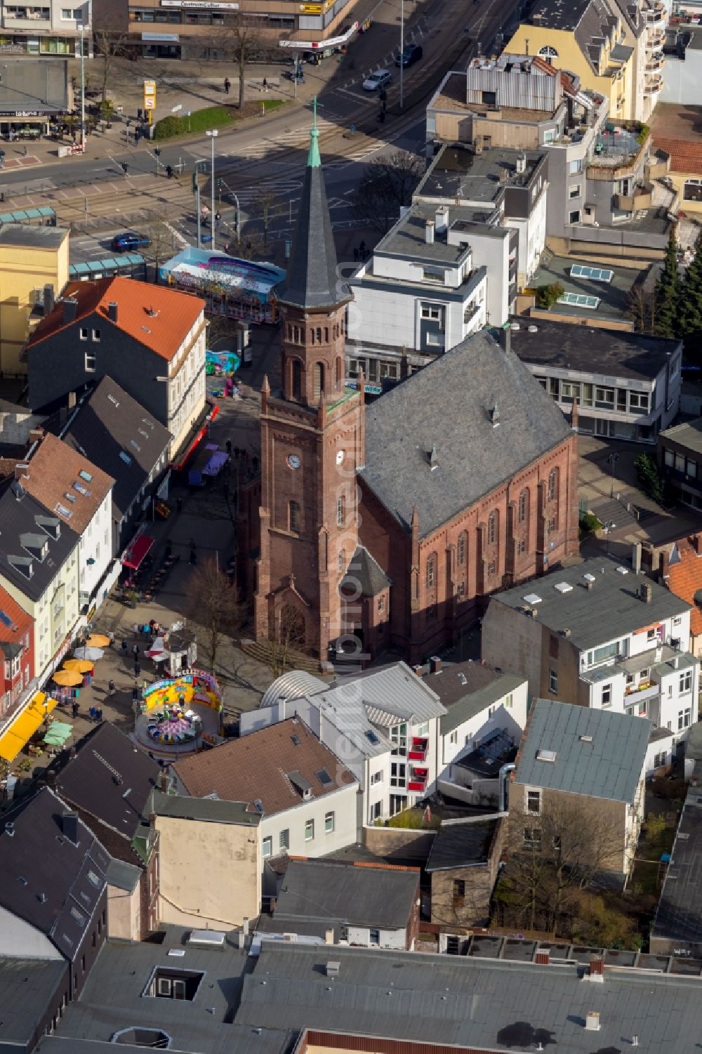 Bochum from above - Church building of Friedenskirche on Hochstrasse in Bochum in the state North Rhine-Westphalia, Germany