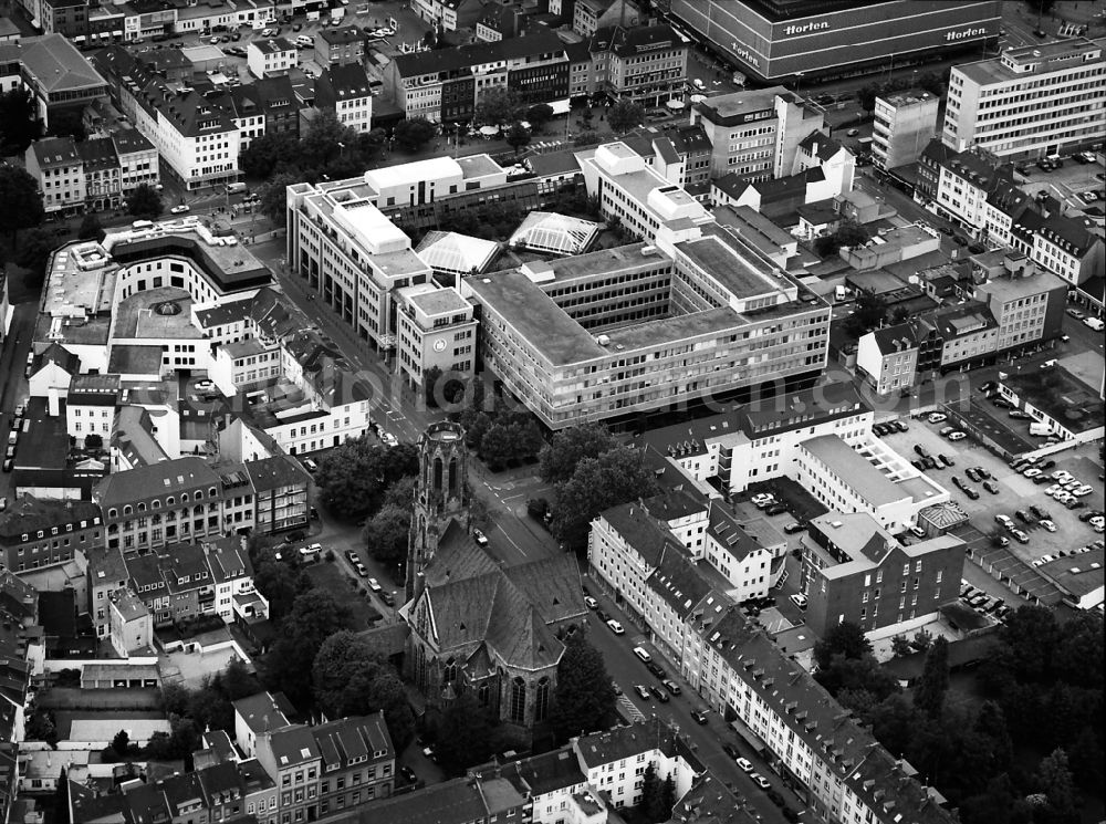 Aerial image Krefeld - Church building Friedenskirche in Krefeld in the state North Rhine-Westphalia, Germany