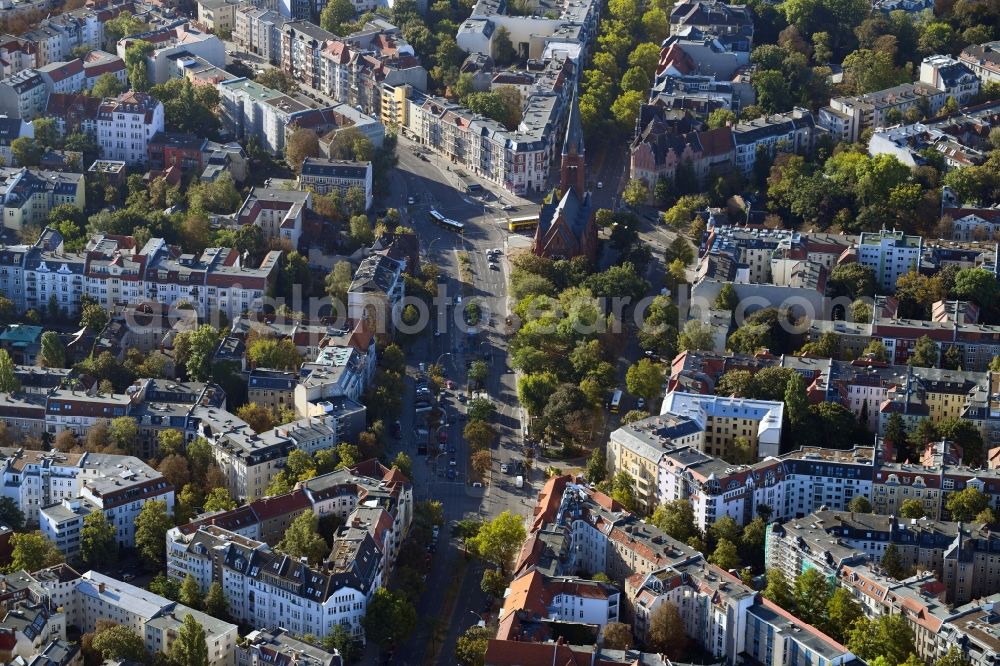 Aerial image Berlin - Church building on Friedrich-Wilhelm-Platz in the district Wilmersdorf in Berlin, Germany