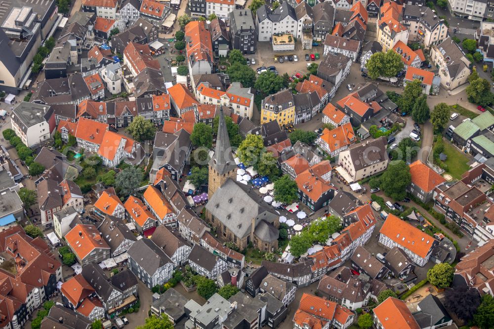 Aerial photograph Hattingen - Church building in Ev. St.-Georgs-Kirche Old Town- center of downtown in Hattingen at Ruhrgebiet in the state North Rhine-Westphalia, Germany