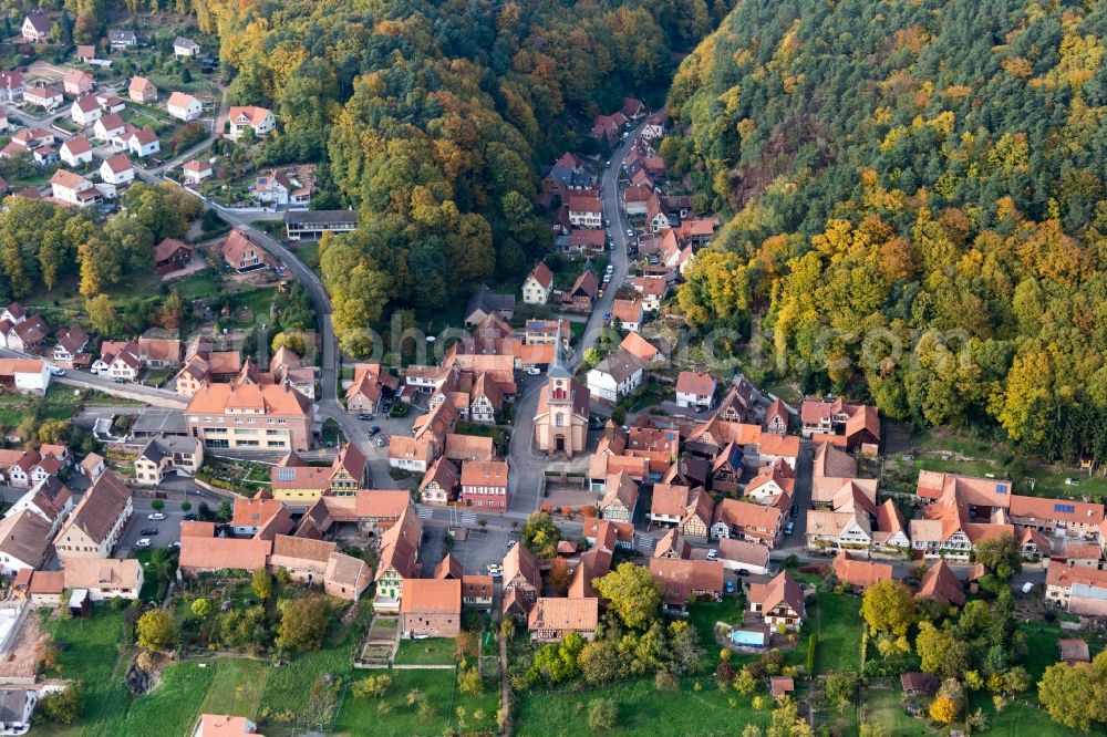 Aerial photograph Offwiller - Church building in the village of in Offwiller in Grand Est, France