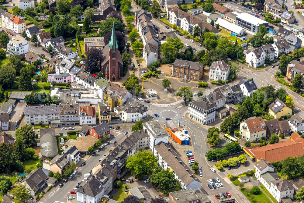 Mülheim an der Ruhr from above - Church building Gnadenkirche - protestant Kirchengemeinde Heissen in Muelheim on the Ruhr at Ruhrgebiet in the state North Rhine-Westphalia, Germany