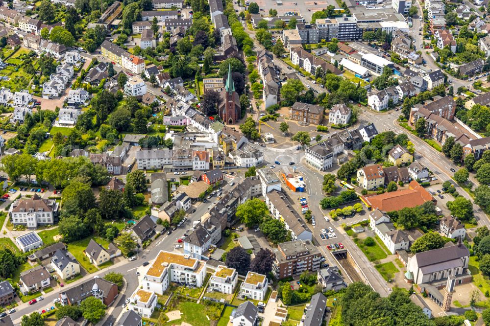 Mülheim an der Ruhr from the bird's eye view: Church building Gnadenkirche - protestant Kirchengemeinde Heissen in Muelheim on the Ruhr at Ruhrgebiet in the state North Rhine-Westphalia, Germany